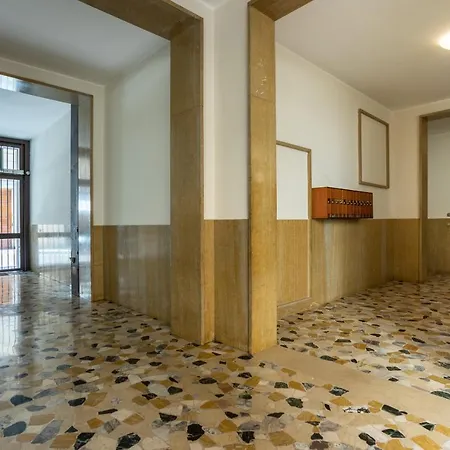 Vicolo Stella 아파트